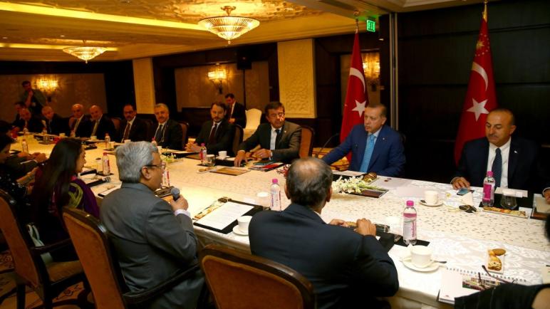 أردوغان يلتقي كبار رجال الأعمال الهنود في نيودلهي