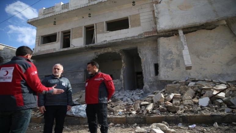 رئيس الهلال الأحمر التركي يصل “الباب” السورية لاستقبال نازحي حمص
