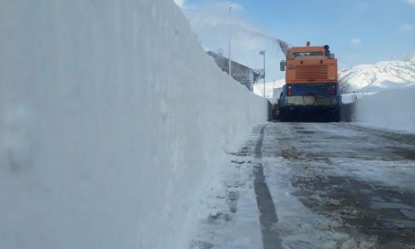 الثلوج وصلت لارتفاع متر… انقطاع طريق أكثر من 250 قرية في هذه الولاية