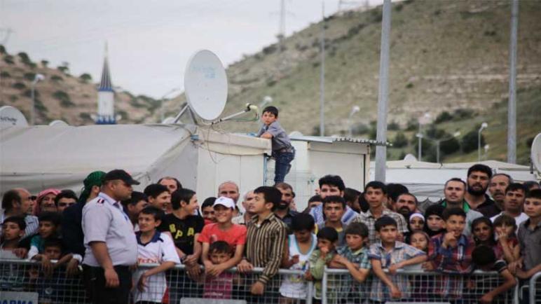 صحيفة: ﻿إجراءات إضافية لمنح “إذن السفر” للسوريين داخل الأراضي التركية
