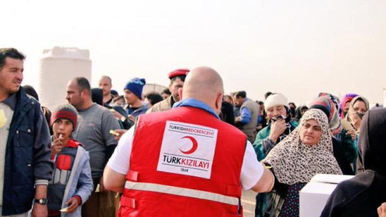 الهلال الأحمر التركي يرسل مساعدات جديدة للنازحين من الموصل