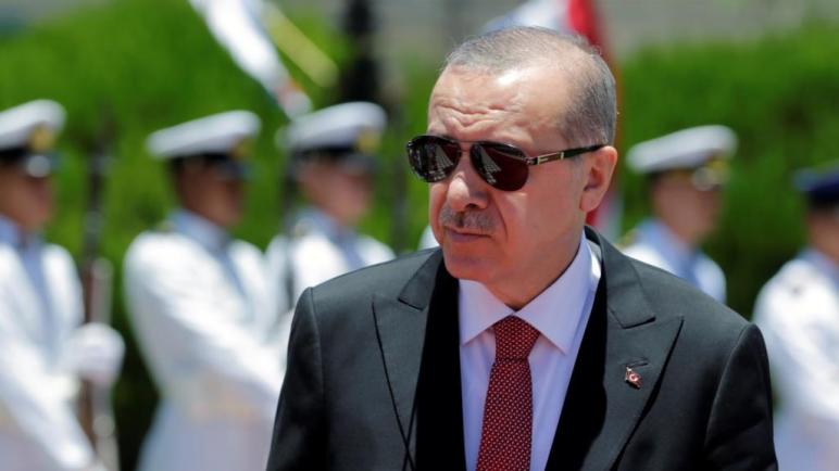 سياسي تركي كبير يحذر من مخطط للإطاحة بالرئيس التركي رجب طيب أردوغان