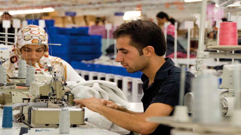 قرار تركي يوقف دعم توظيف العمال الأجانب في تركيا يثير قلق أرباب العمل والعاملين