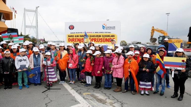 مهرجان “رغيف السلام” بتركيا يعرض معاناة أطفال المناضلين لأجل السلام