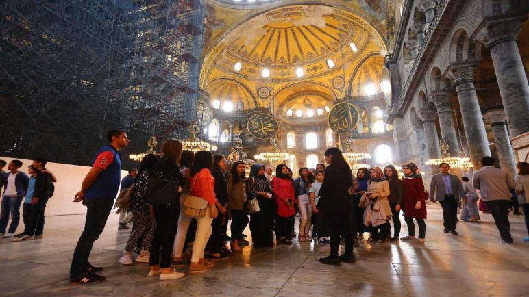 ارتفاع عدد السياح الوافدين إلى تركيا بنسبة 18.1%