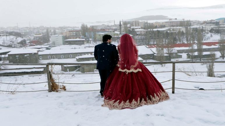 إقبال الأتراك على الزواج من سوريات يزيد بـ82% في 2016