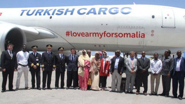 الخطوط الجوية التركية ترسل 60 طن من المساعدات إلى الصومال