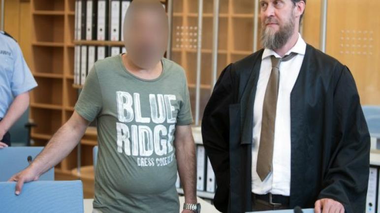 محاكمة لاجئ سوري في ألمانيا متهم بتعذيب مدنيين عندما كان قائد عسكري في سوريا