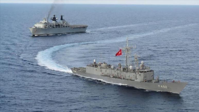 وزارة الدفاع التركية تعلن تفكيك لغم قبالة سواحل إسطنبول في البحر الأسود