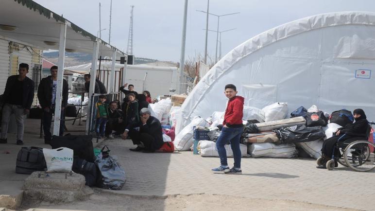 100 عائلة سورية عادت من تركيا إلى الباب
