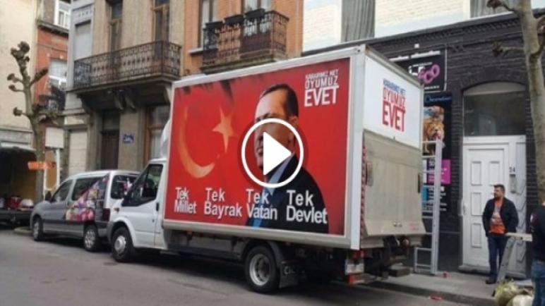 رجل أعمال تركي يخصص عربات شركاته لصالح تعديلات الدستور في بلجيكا