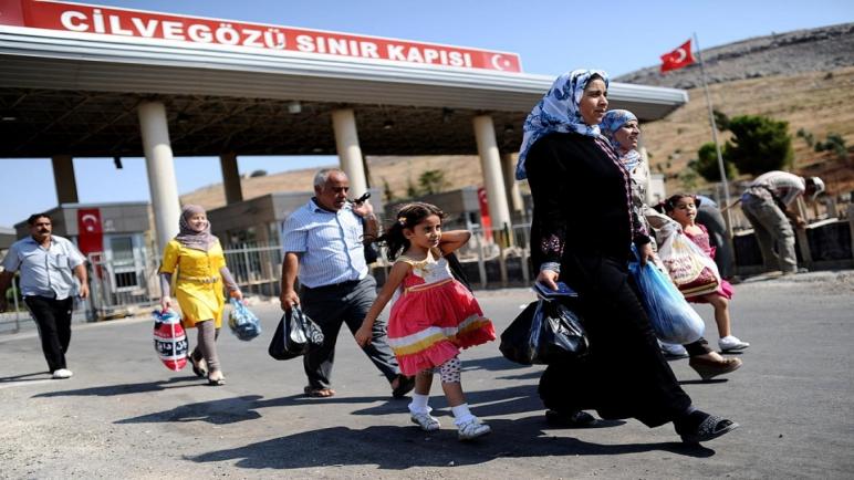 72% من اللاجئين السوريين في تركيا من الأطفال والنساء والمسنين