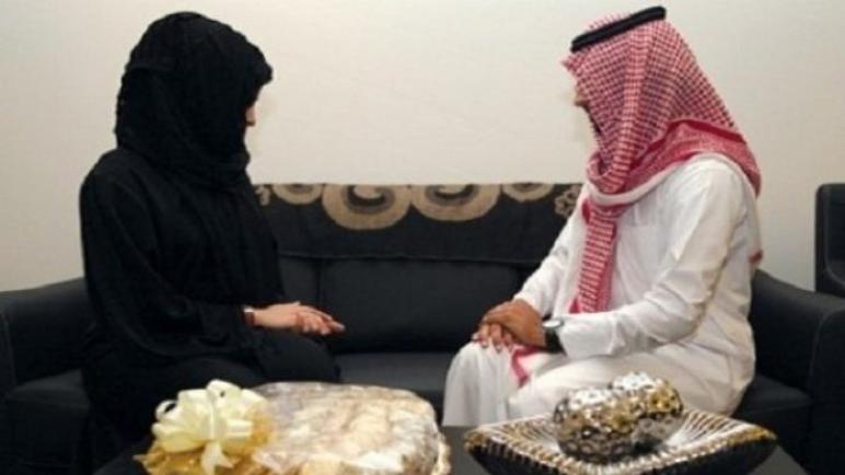 امرأة سعودية تقنع زوجها بالزواج من أخرى.. ومفاجأة غير متوقعة في انتظاره