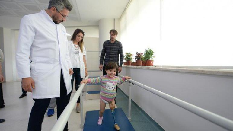 استنفار لمعالجة طفلة بُترت ساقها بعد تعليمات مباشرة من الرئيس أردوغان