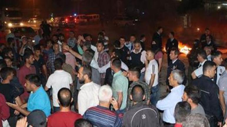 صحيفة: مشكلة بين أتراك وسوريين في أضنة .. والشرطة تتدخل !!