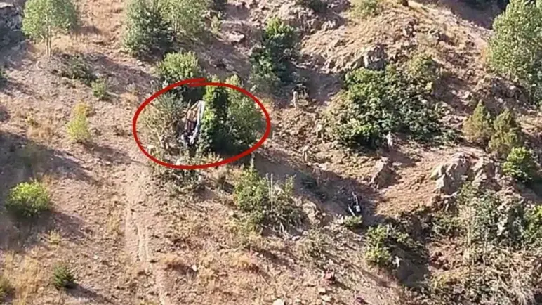 منحدر قاتل يبتلع شاحنة وعمالها في سيواس (فيديو)