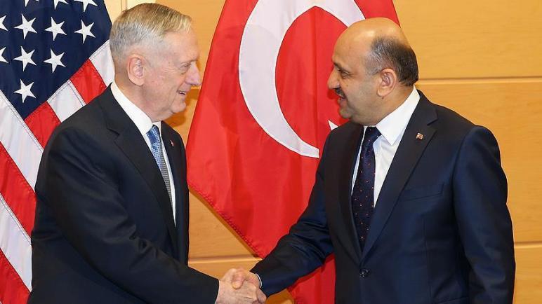 وزير الدفاع التركي يبحث مع نظيره الأمريكي المستجدات في سوريا والعراق