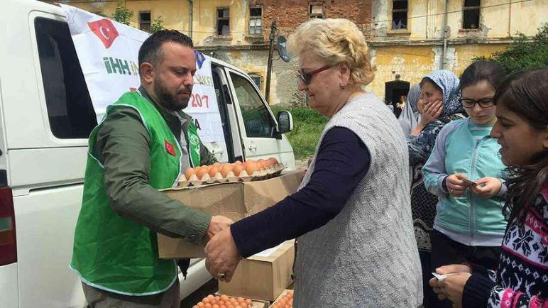 “الإغاثة التركية” تقدم مساعدات لـ300 ألف أسرة