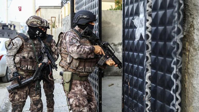 السلطات التركية توقف 12 مشتبهًا بالانتماء إلى “داعش” جنوبي البلاد
