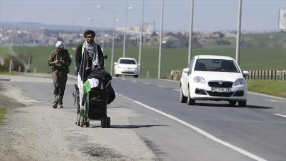 سويدي يصل إسطنبول مشياً على الاقدام في طريقه إلى فلسطين