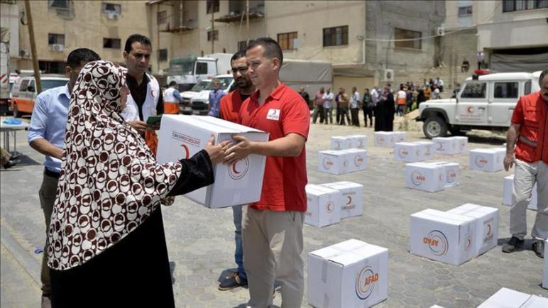 تركيا ترسل 1500 سلة غذائية إلى متضرري الحرب بمدينة تعز اليمنية
