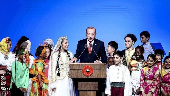 أردوغان: ابتسامة الأطفال هي الشيء الوحيد الذي يجمّل العالم