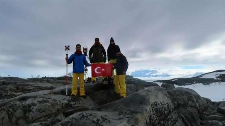 فريق تركي يكتشف جزيرة جديدة في القطب الجنوبي