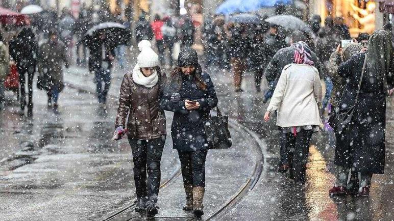 توقعات بتساقط ثلوج غزيرة في إسطنبول والأرصاد الجوية تحذر