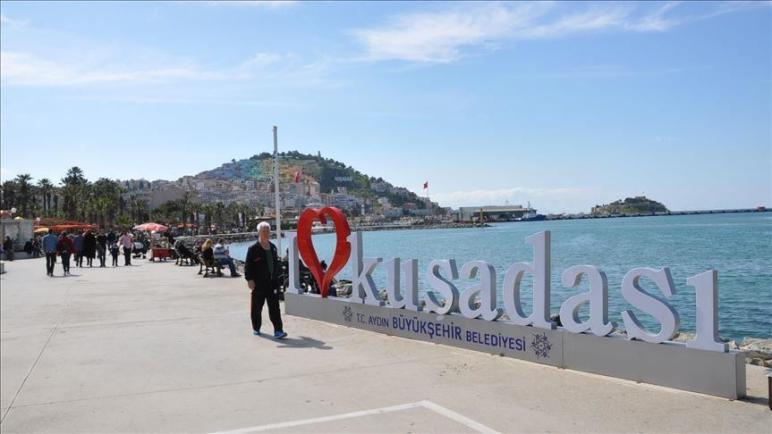 “كوش أداسي” التركية تستقبل 4 بواخر سياحية