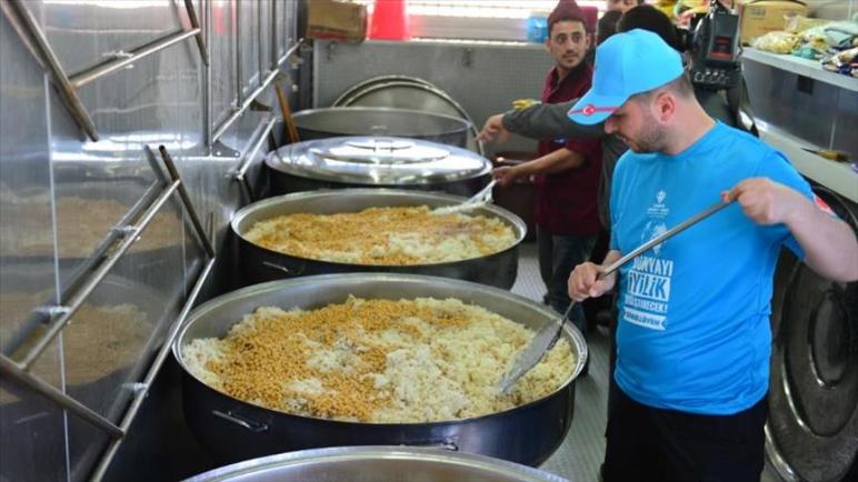 تركيا توفرّ وجبات رمضانية لـ 15 ألف سوري نازح