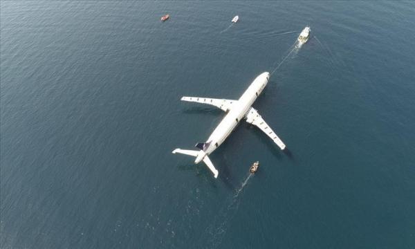 أكبر طائرة غارقة بمياه البحر في العالم باتت في خليج صاروس