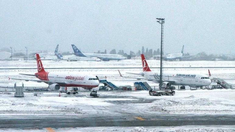 الخطوط الجوية التركية تعلن اسئناف حركة الطيران في مطار أتاتورك بإسطنبول
