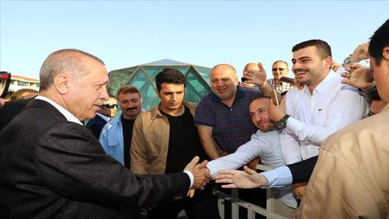 أردوغان يؤدي صلاة عيد الفطر في إسطنبول