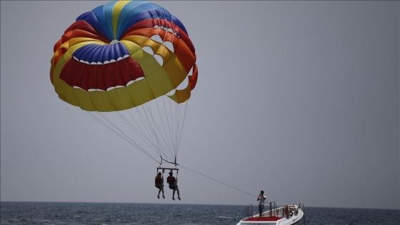 أنطاليا التركية تستقطب عشاق المغامرات المائية